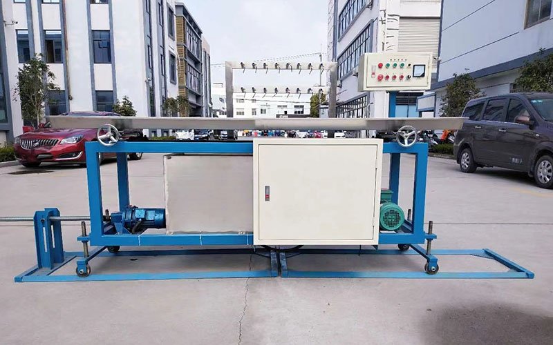 Ice chest profile vacuum extrusion line