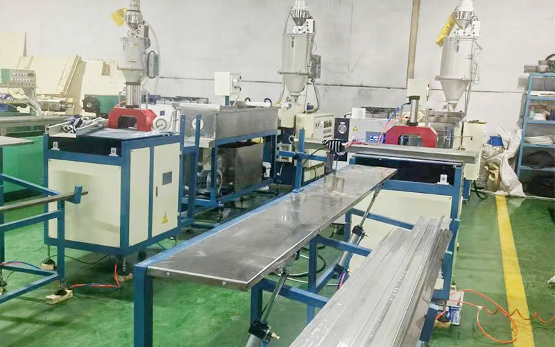 Ice chest profile cold extrusion line
