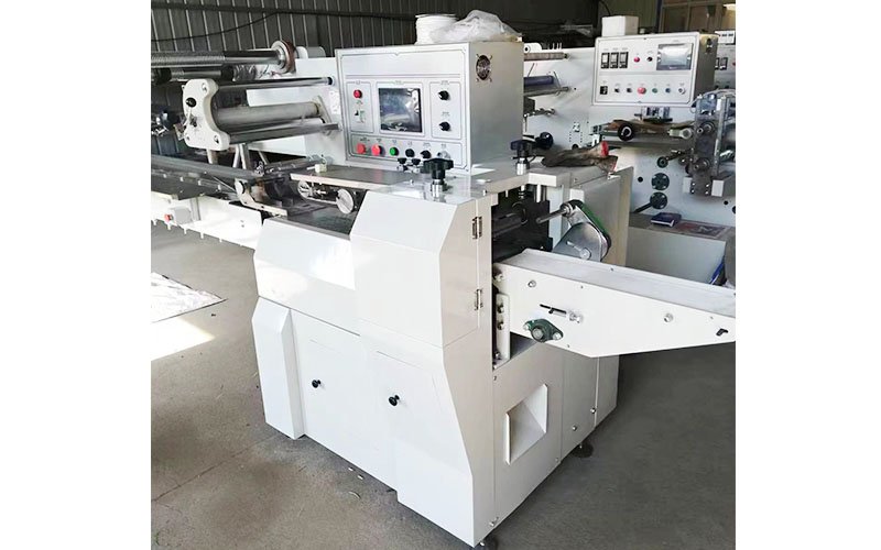 Pillow type packing machine